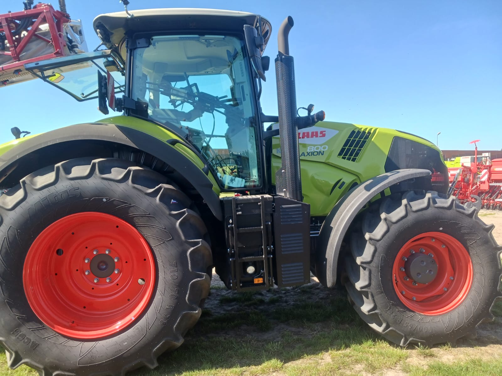 Claas Axion 800